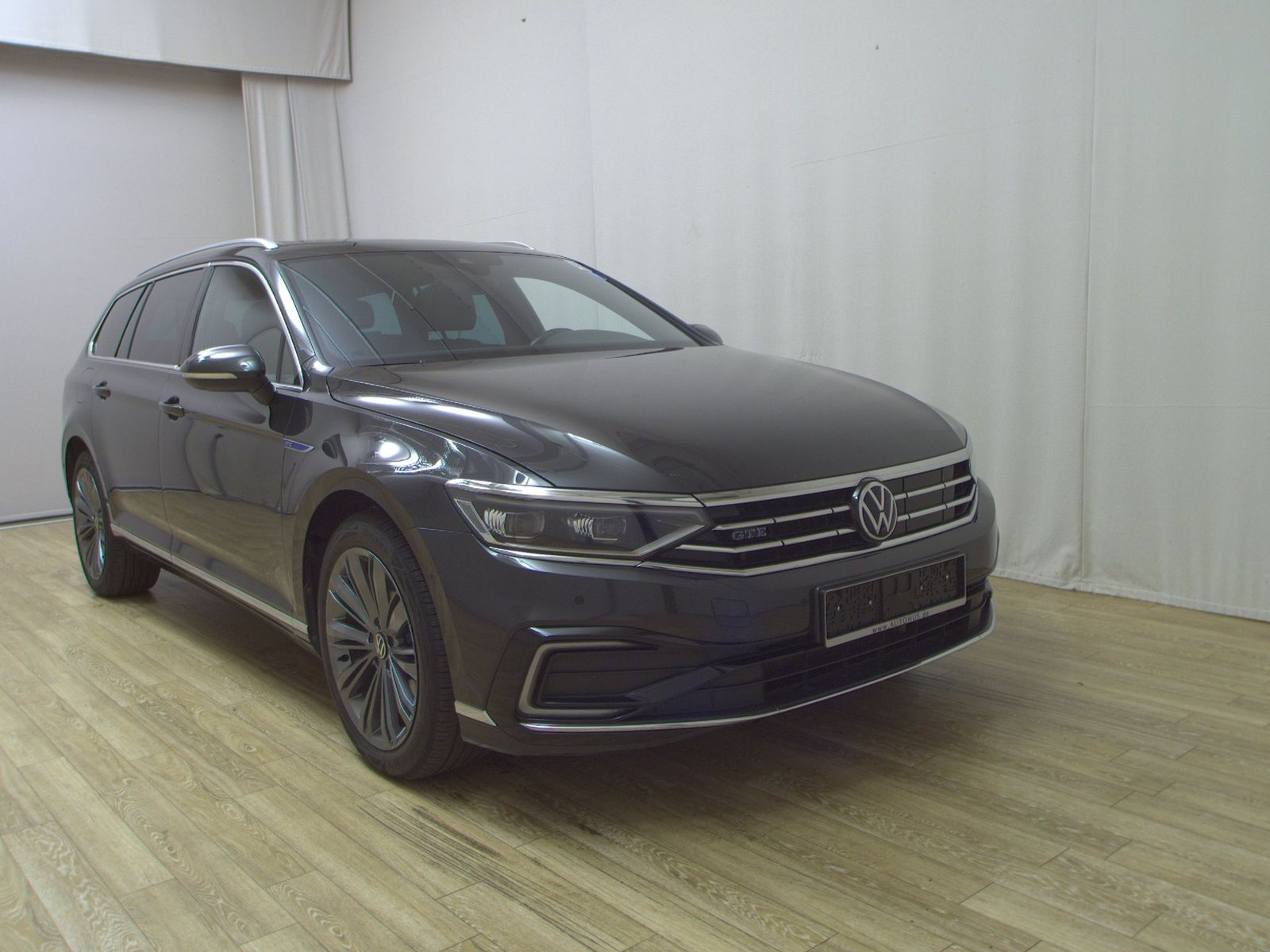 Volkswagen Passat Variant GTE 1.4 TSI T-Leder Navi LED Pano foto 3