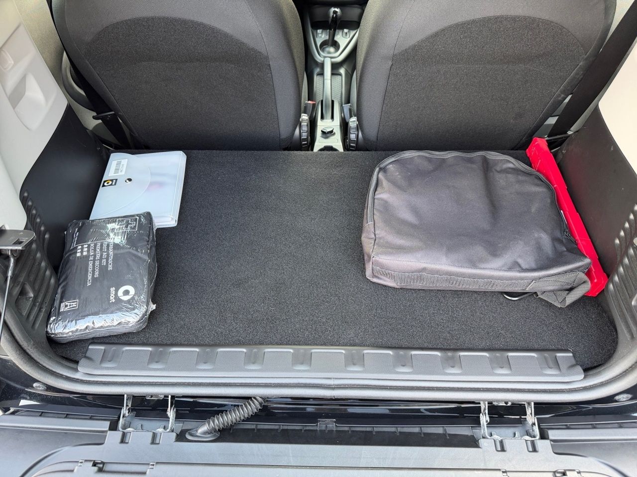 Fahrzeugabbildung Smart smart EQ fortwo 22KW+SITZHEIZ+KLIMAAUTO+DAB+USB