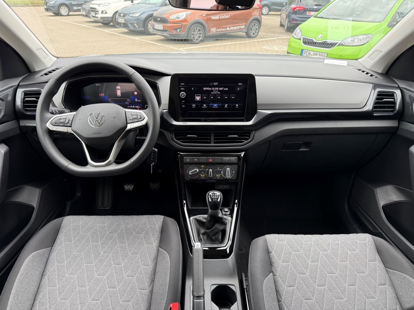 Fahrzeugabbildung Volkswagen T-Cross 1.0 TSI 70 kW Life LED ACC Apple CarPlay