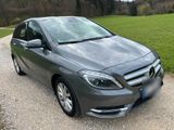 Mercedes-Benz Mercedes - Benz B 200 - Mercedes-Benz B 200 mit Benzin-Antrieb: Navigationssystem, Kombi, Automatik