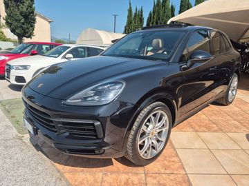 Porsche Cayenne - 2