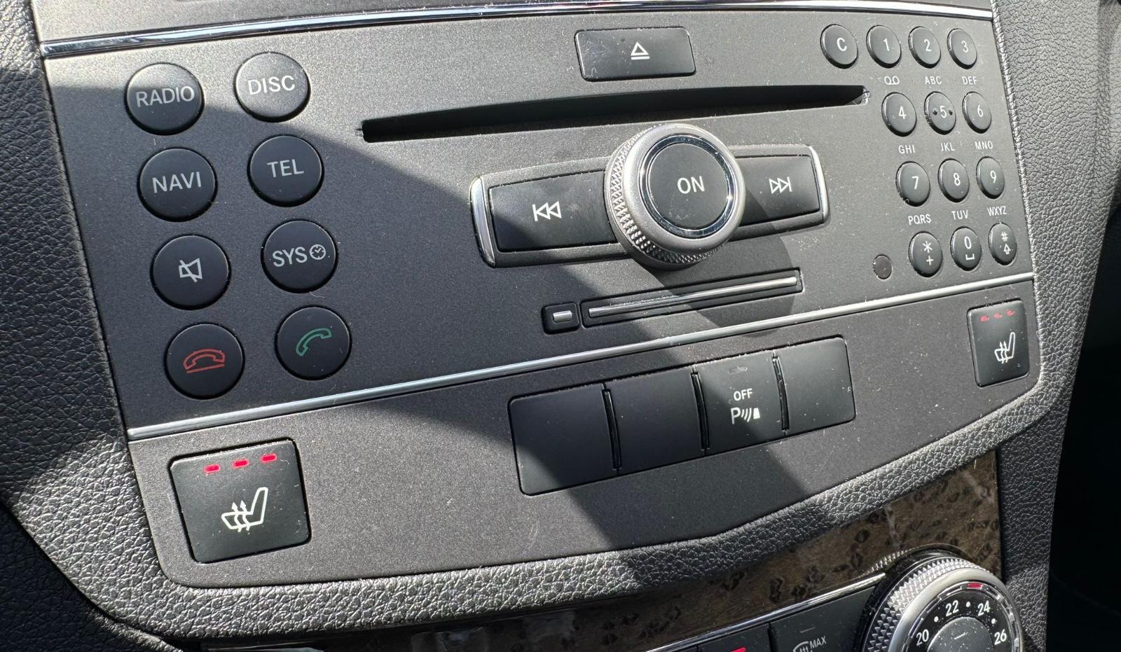 Mercedes-Benz C250 2010 — photo 17