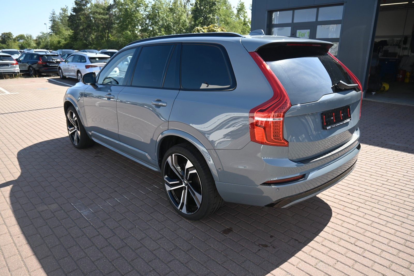 Fahrzeugabbildung Volvo XC90 B5 D AWD Ultimate Dark*STDHZG*360°*LUFT*AHK