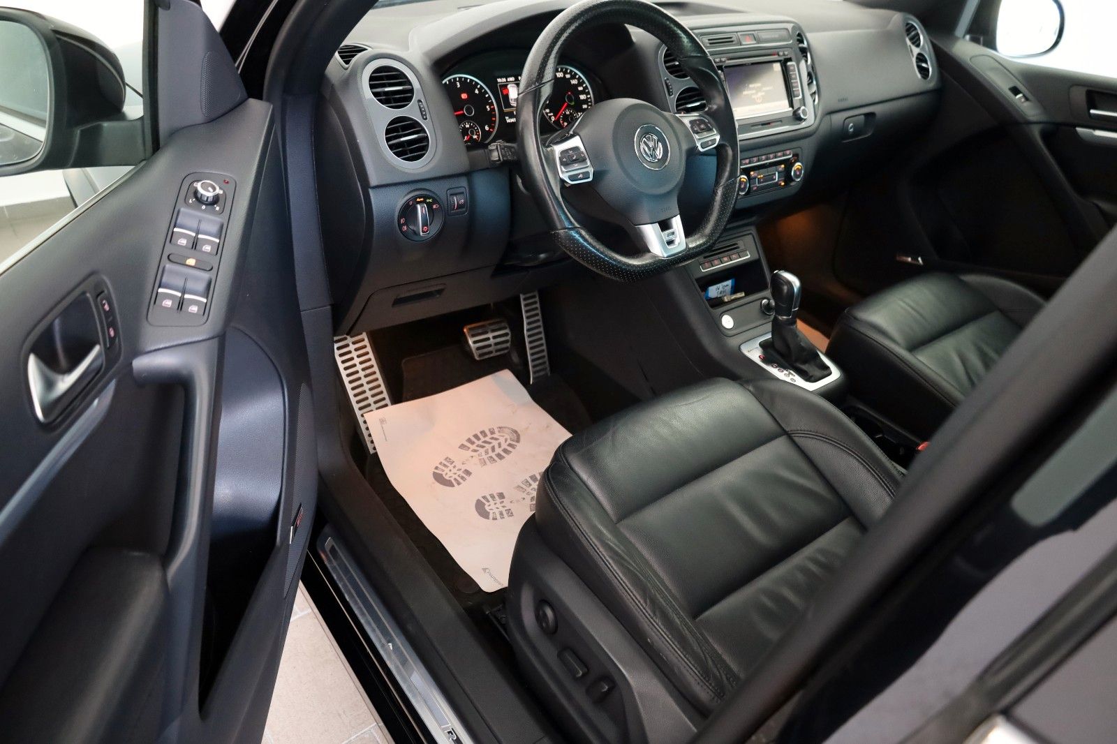 Fahrzeugabbildung Volkswagen Tiguan R Line 4M Leder,Navi,Xenon,Panorama