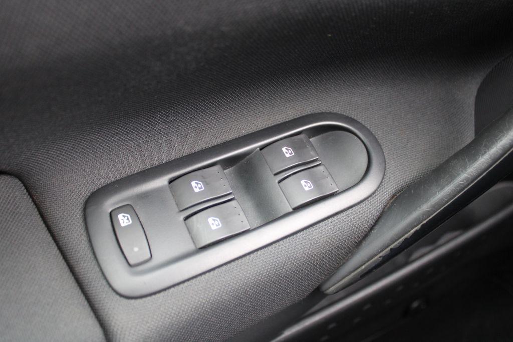 Renault Megane 2009 — photo 17