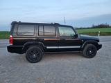 Jeep Commander Overland 5.7 V8 HEMI Autom. Overland - Jeep Commander mit Benzin-Antrieb: Geländewagen