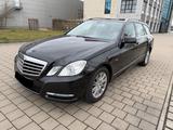 Mercedes-Benz E 200 CDI BlueEfficiency-AVANTGARDE-TÜV06/27 - Mercedes-Benz E 200 mit Diesel-Antrieb: Kombi, Schaltgetriebe