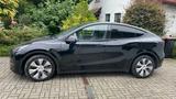 Tesla Model Y, AWD, Enhanced Autopilot  - schwarze Tesla Model Y