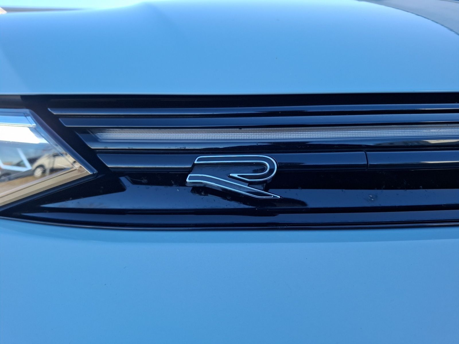Fahrzeugabbildung Volkswagen Golf VIII Variant eTSI R-Line DSG LEDplus Navi A