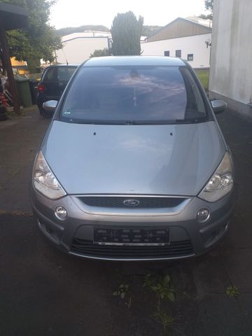 Ford S-Max 2,0 TDCi 103kW DPF Titanium Titanium