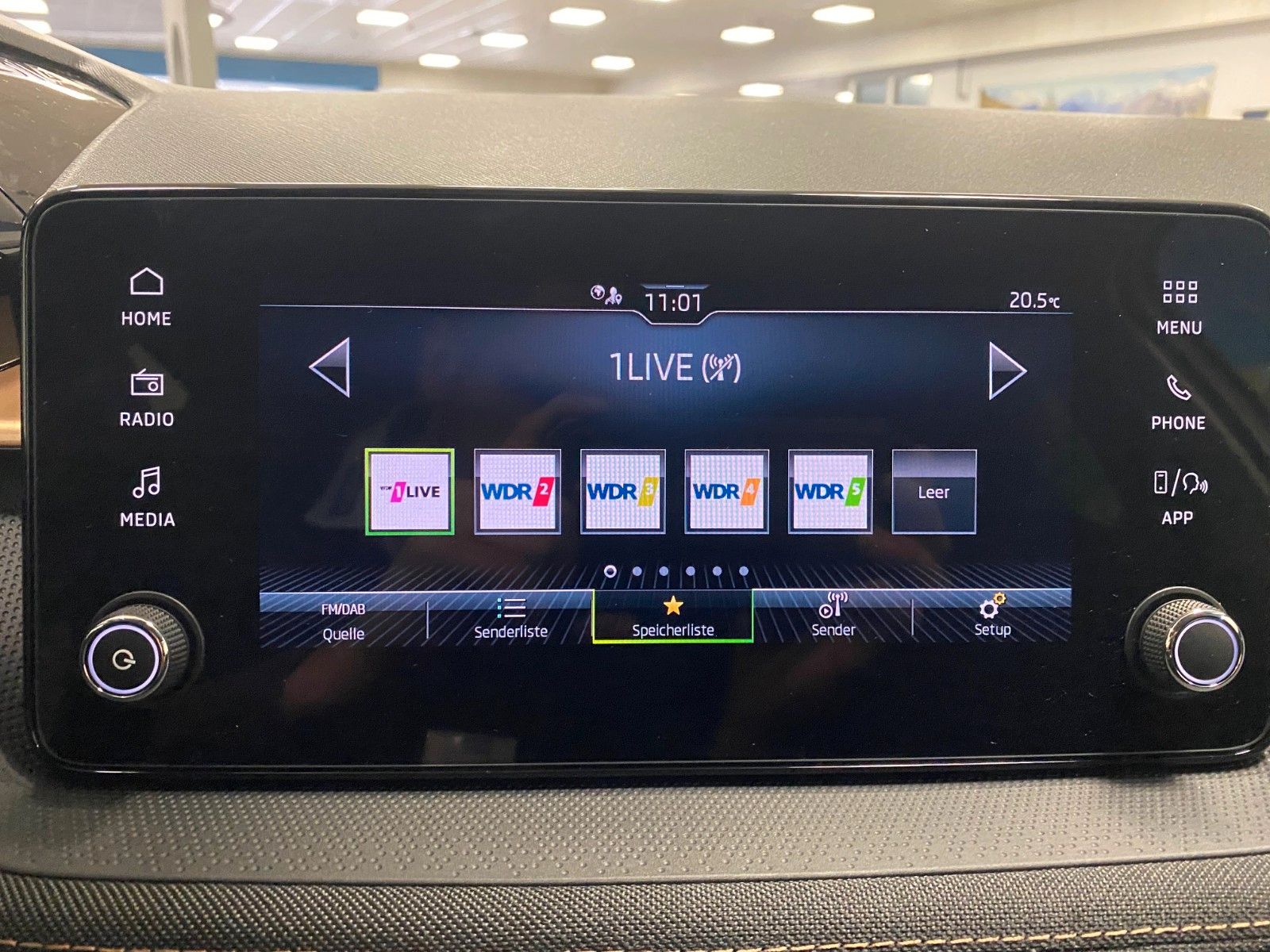 Fahrzeugabbildung SKODA Fabia 1.0l TSI DSG Selection+PDC+Alufelgen+LED++