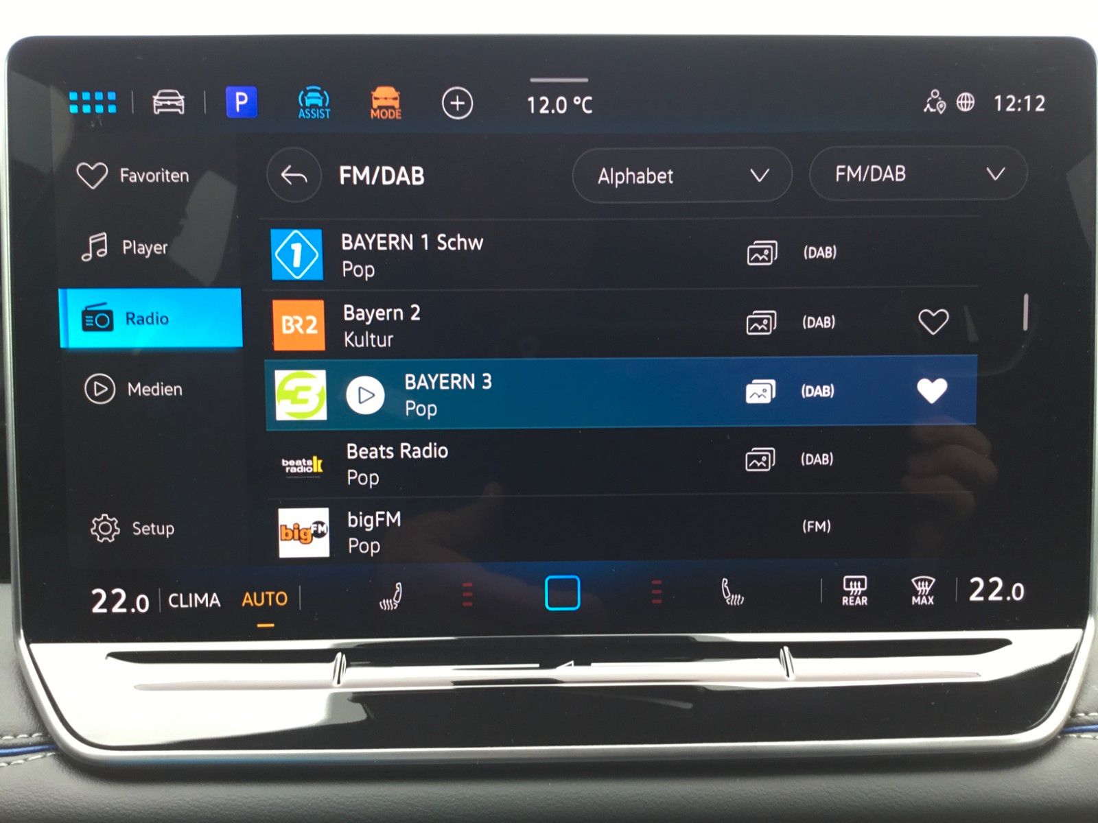 Fahrzeugabbildung Volkswagen Tiguan 1.5 eTSI DSG R-Line+AHK+19"+LED+Navi