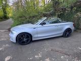 BMW 125i Cabrio - - silberne BMW 125