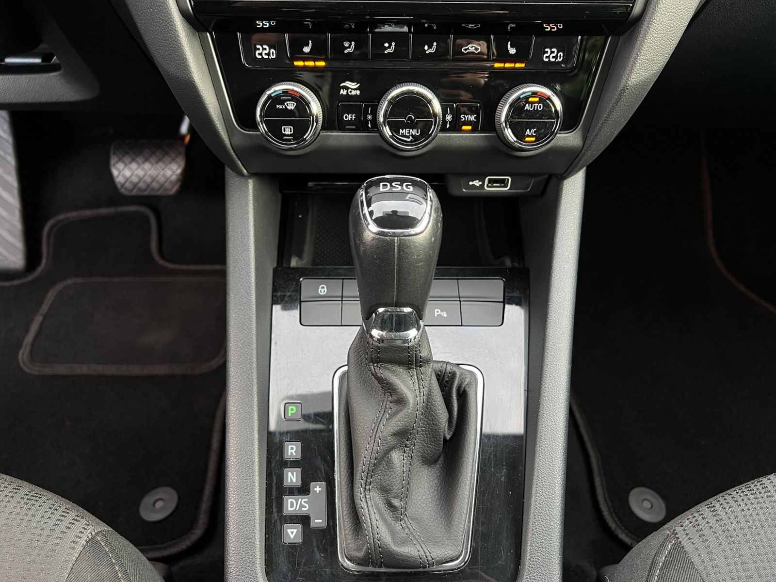 Fahrzeugabbildung SKODA Octavia Combi Style 1.5 TSI DSG ACT *Einparkhilf