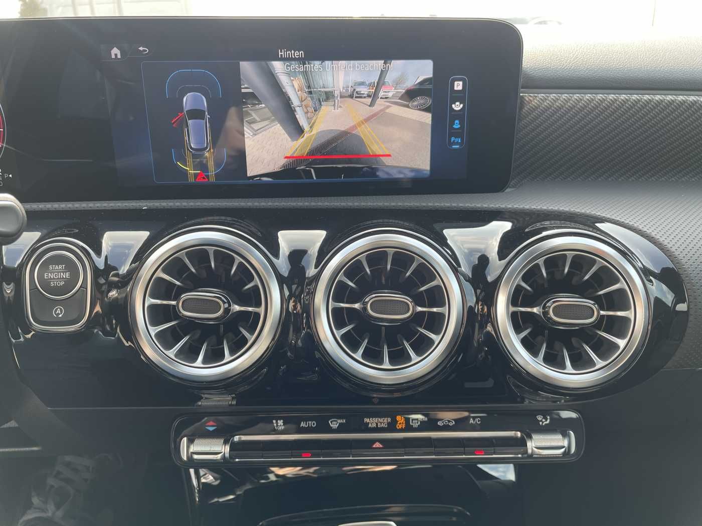 Fahrzeugabbildung Mercedes-Benz A 200 Progressive Pano+R-Kamera+LED+ MBUX+Lenkra