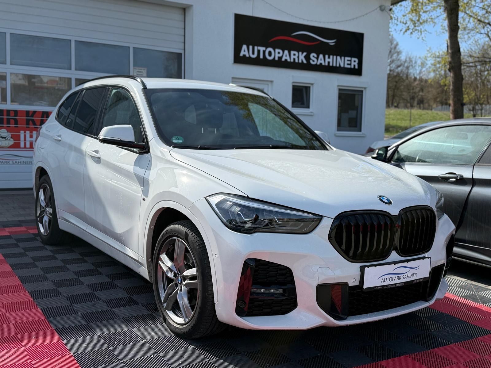 BMW X1 sDrive 18 i M SPORT*HUD*KAM*LEDER