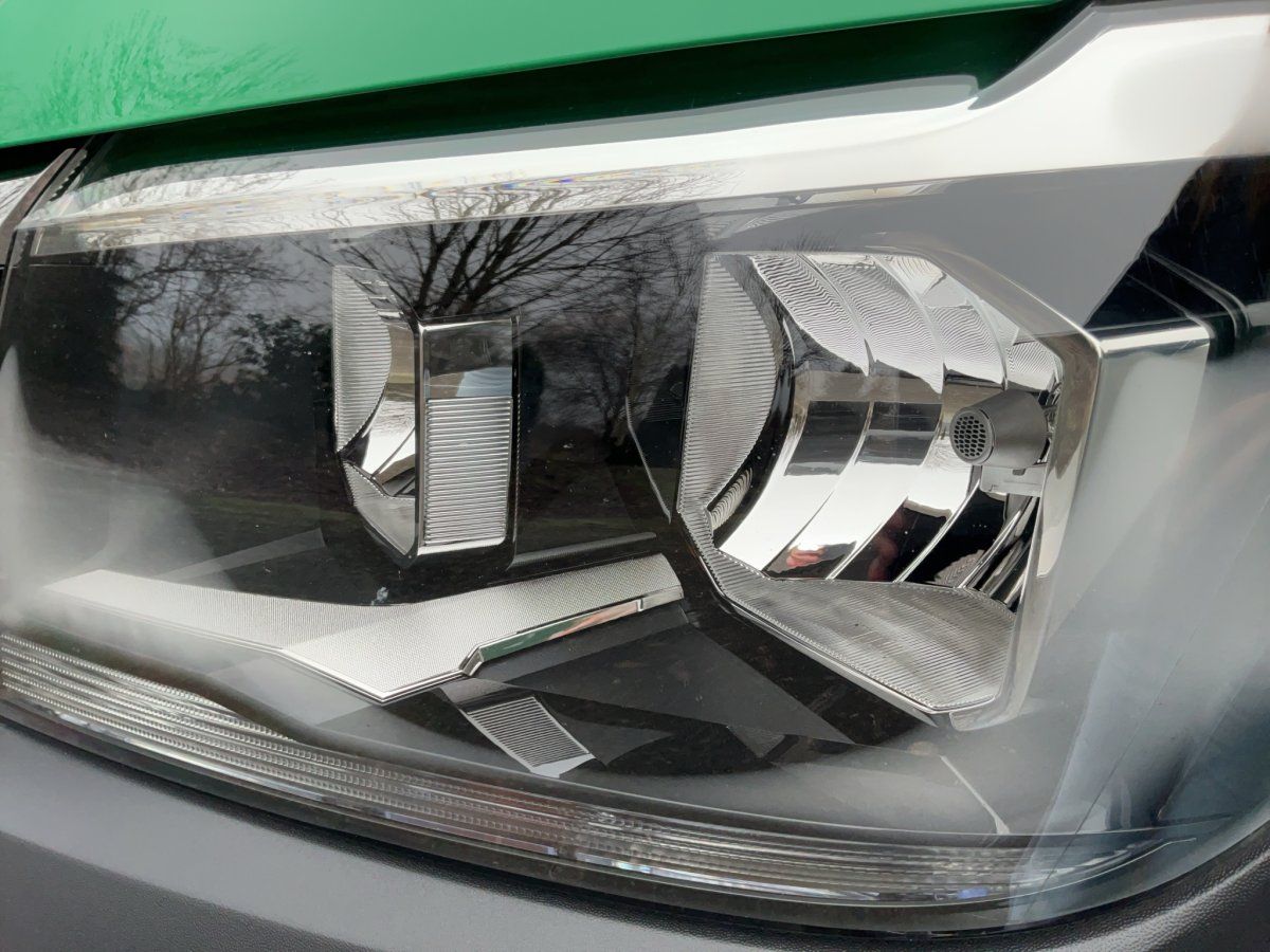 Fahrzeugabbildung Volkswagen Crafter 35 Pritsche 2.0 TDI Langer Radstand AHK