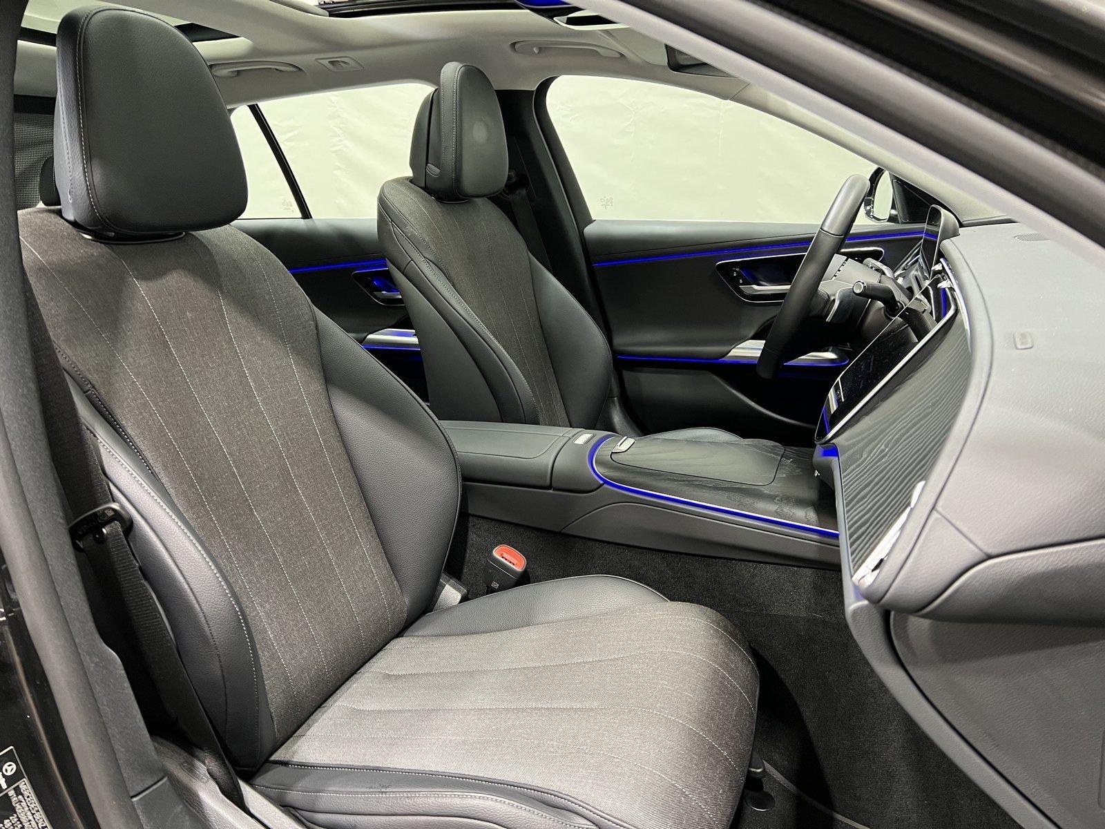Mercedes-Benz E 220 d T AVANTGARDE Advanced Pano+AHK+ W214 !!!