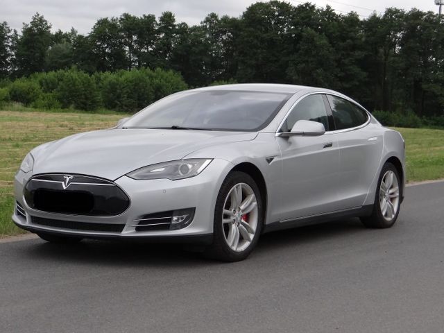 Tesla Model S 85 P  PERFORMANCE 