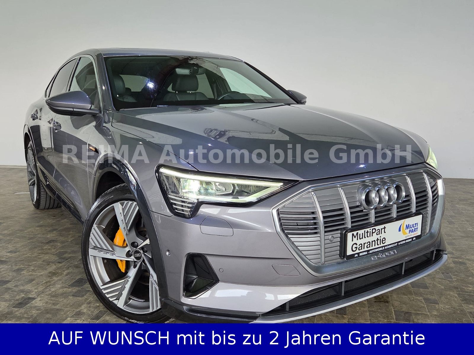 Fahrzeugabbildung Audi e-tron Sportback 55 quattro, Matrix, ACC
