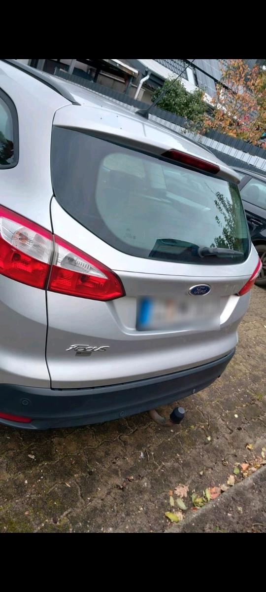 Ford Focus 2012 — engine 105 HP (77kW)