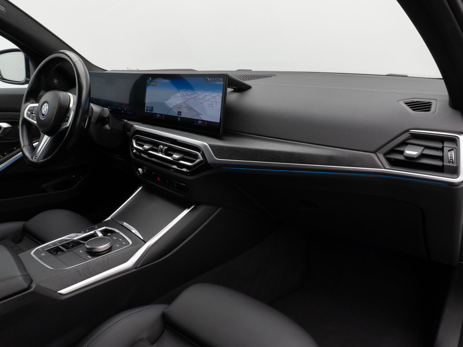 Fahrzeugabbildung BMW 330e M Sport Kamera HUD DAB H/K Alarm LED 18Zoll