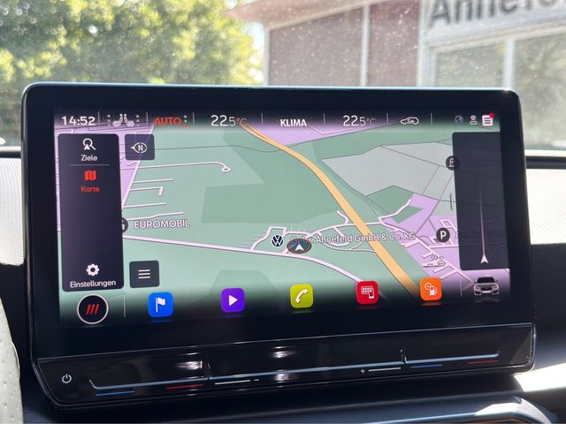 Leon Sportstourer 1.5 TSI Basis SHZ NAVI ACC LED
