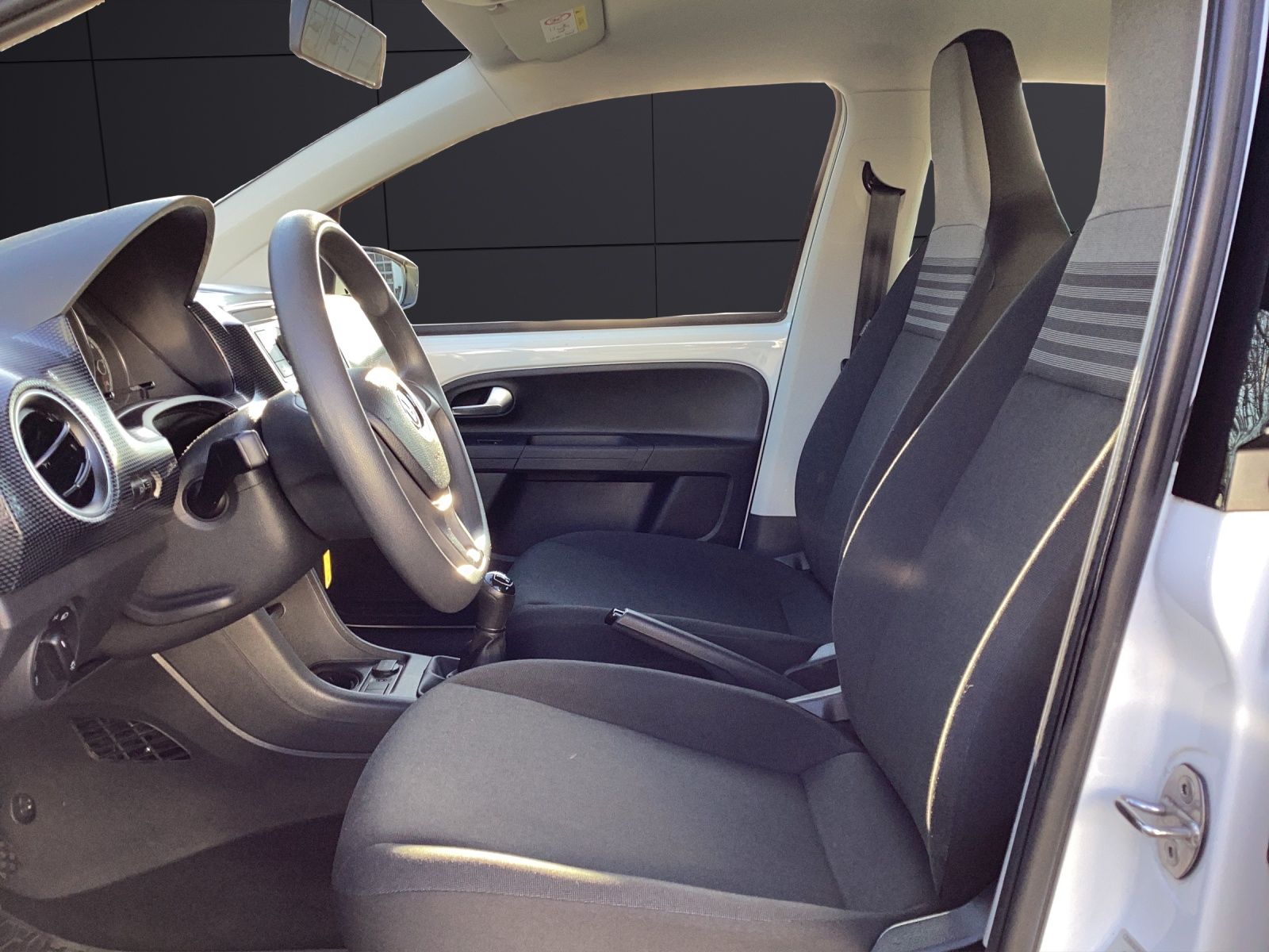 Fahrzeugabbildung Volkswagen up! move up! BMT/Start-Stopp KLIMA SHZ RADIO