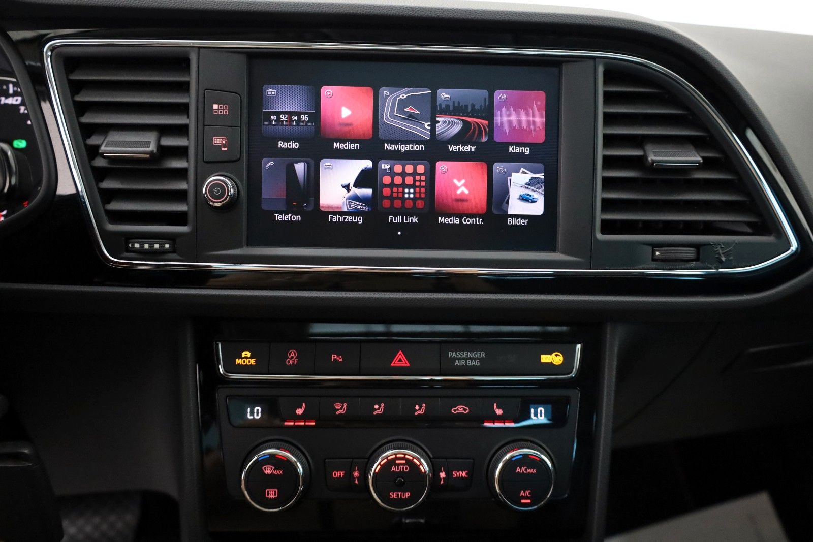 Fahrzeugabbildung SEAT Leon FR T.Leder,Navi,LED,ACC,Apple CarPlay,SD,SH