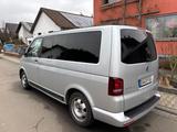 Volkswagen T5 Multivan (behindertengerecht ausgebaut) - Volkswagen T5 Multivan mit Diesel-Antrieb: Automatik