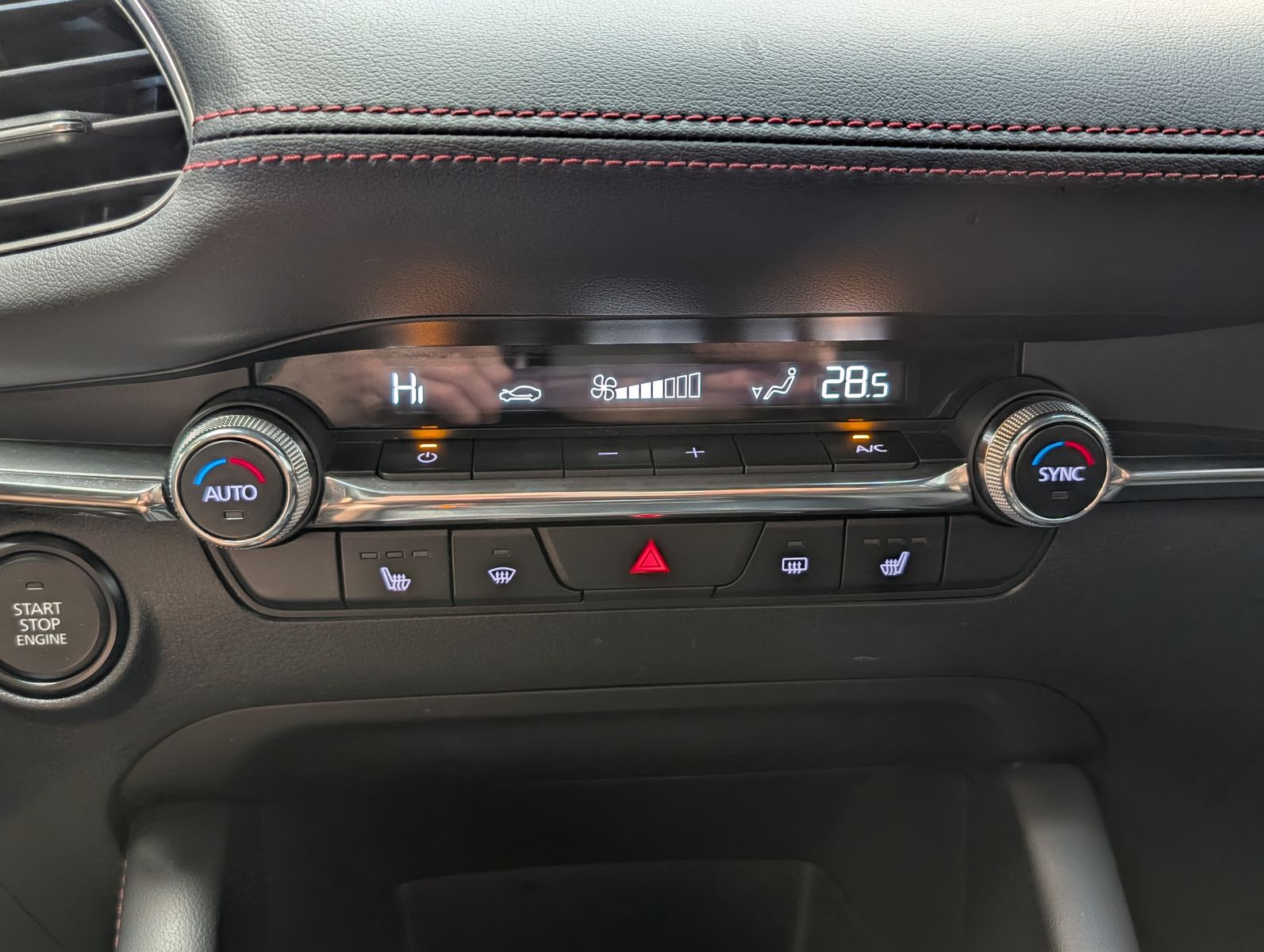 Fahrzeugabbildung Mazda 3 2.0 Skyactive-G Homura HUD Navi LED Kamera ACC