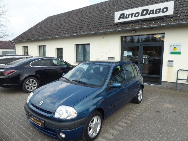 Renault Clio TechRoad 1.2 16V