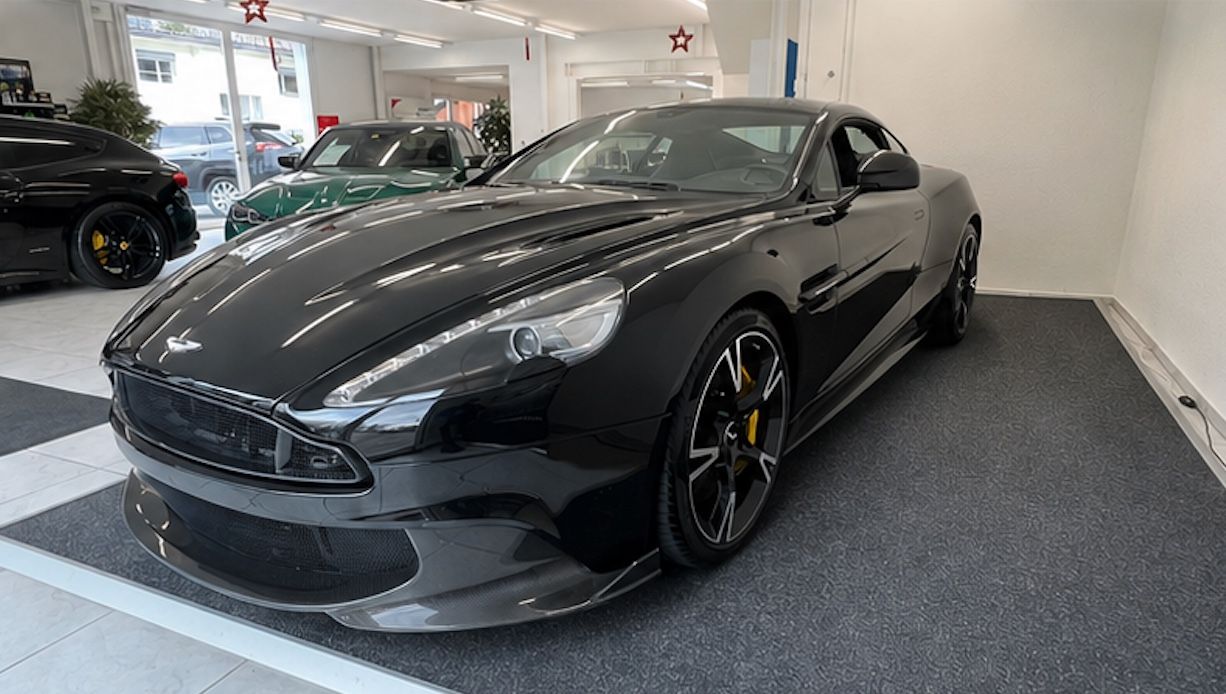 ASTON MARTIN Vanquish