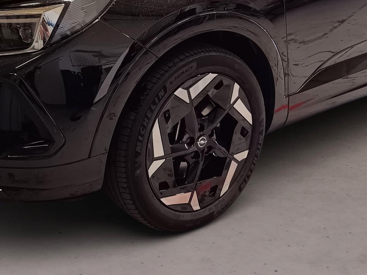Fahrzeugabbildung Opel Grandland (X) 1.6T GSe HYBRID 4X4 NAVI/SPORT/AHK
