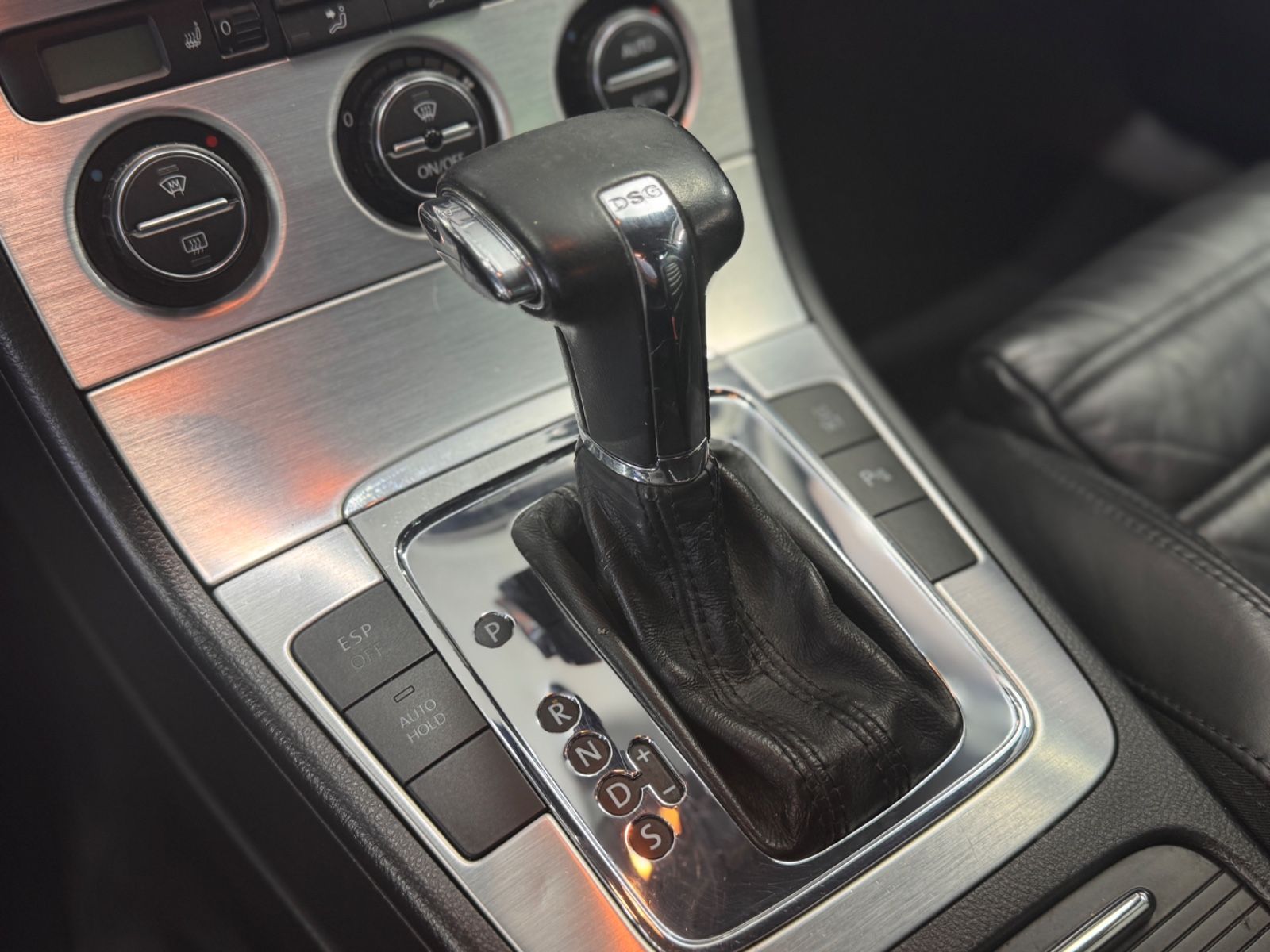Fahrzeugabbildung Volkswagen Passat Variant Highline|DSG|NAVI|LEDER|TÜV 12/25