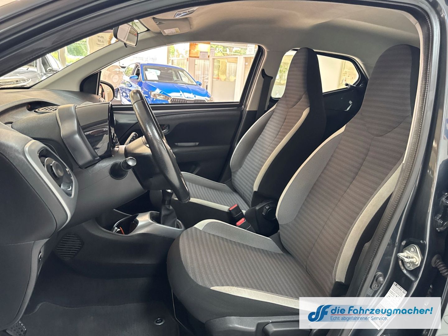 Fahrzeugabbildung Toyota Aygo X-Play Connect ACC Apple CarPlay Android Au