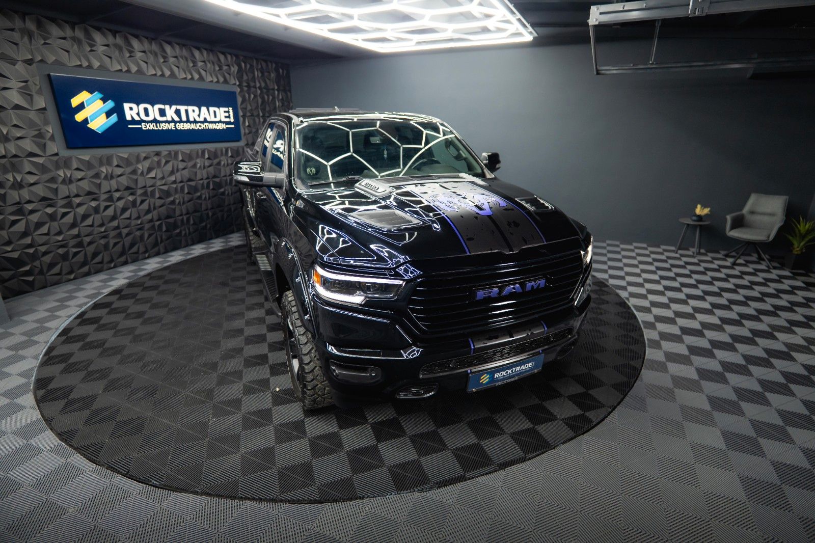 Fahrzeugabbildung Dodge RAM 5.7 V8 HEMI 4x4 LIMITED NightOffroad LONGBED