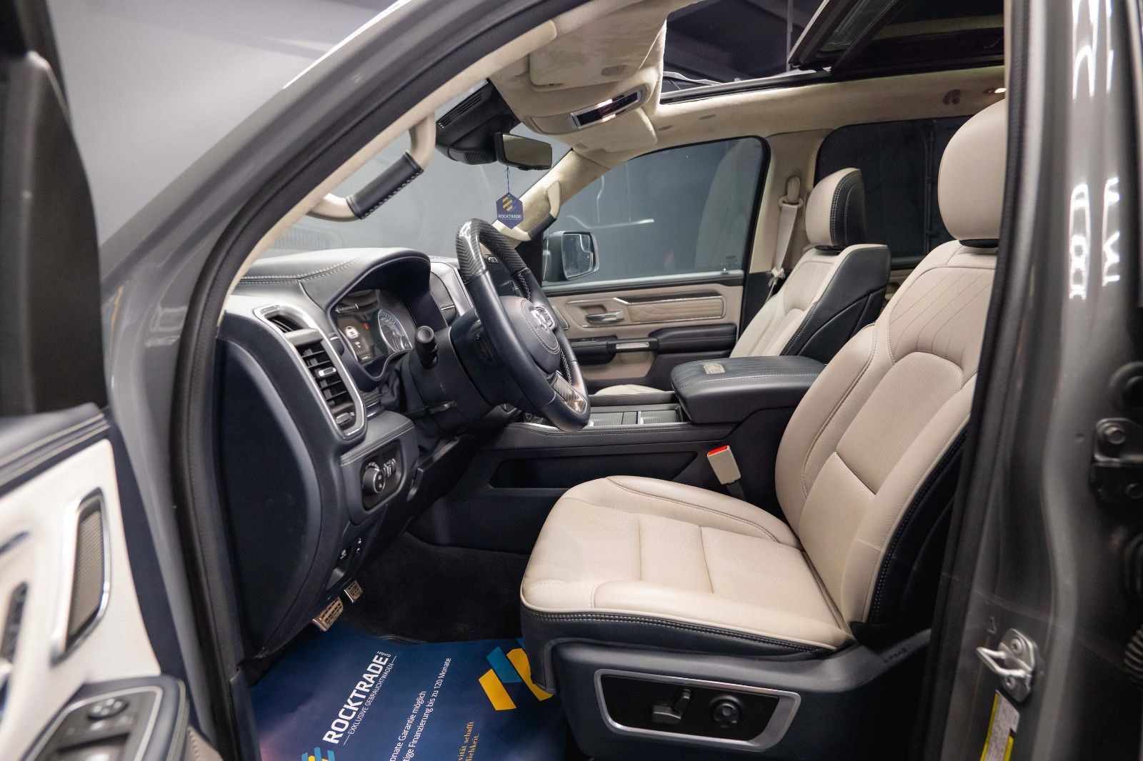 Fahrzeugabbildung Dodge RAM 5.7 V8 HEMI 4x4 LIMITED 10TH ANNIVERSARY ACC