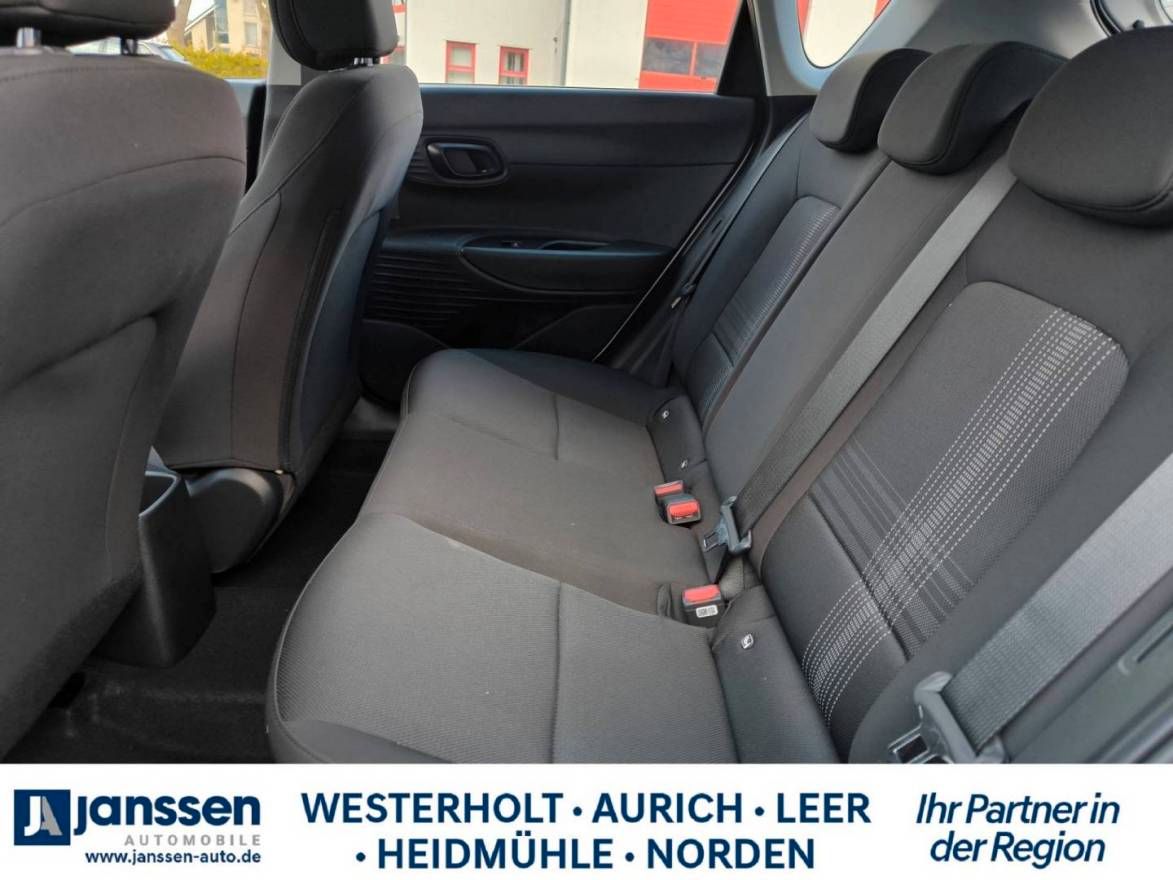 Fahrzeugabbildung Hyundai BAYON Select PDC Navi Klima Start-Stopp Rückfah