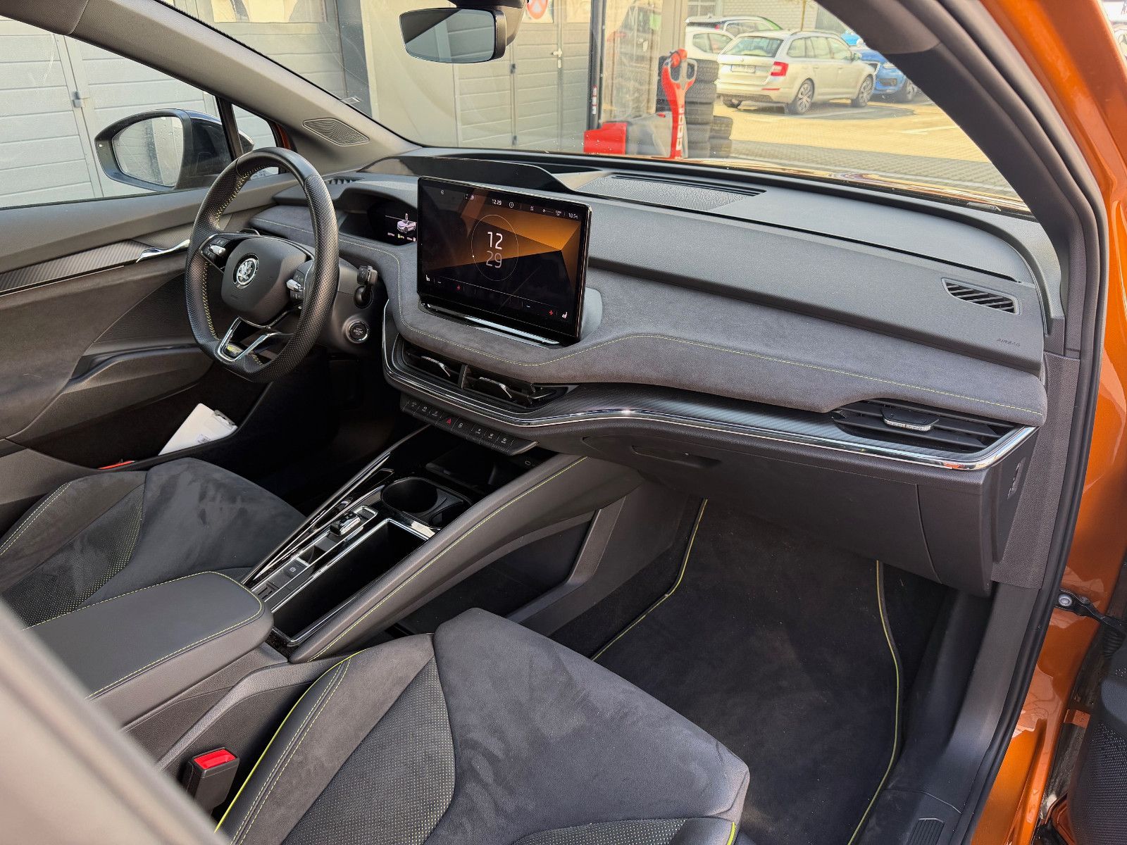 Fahrzeugabbildung SKODA Enyaq RS*ACC*SZHZNG*NAVI*360°*CARPLAY*AMBIENTE*