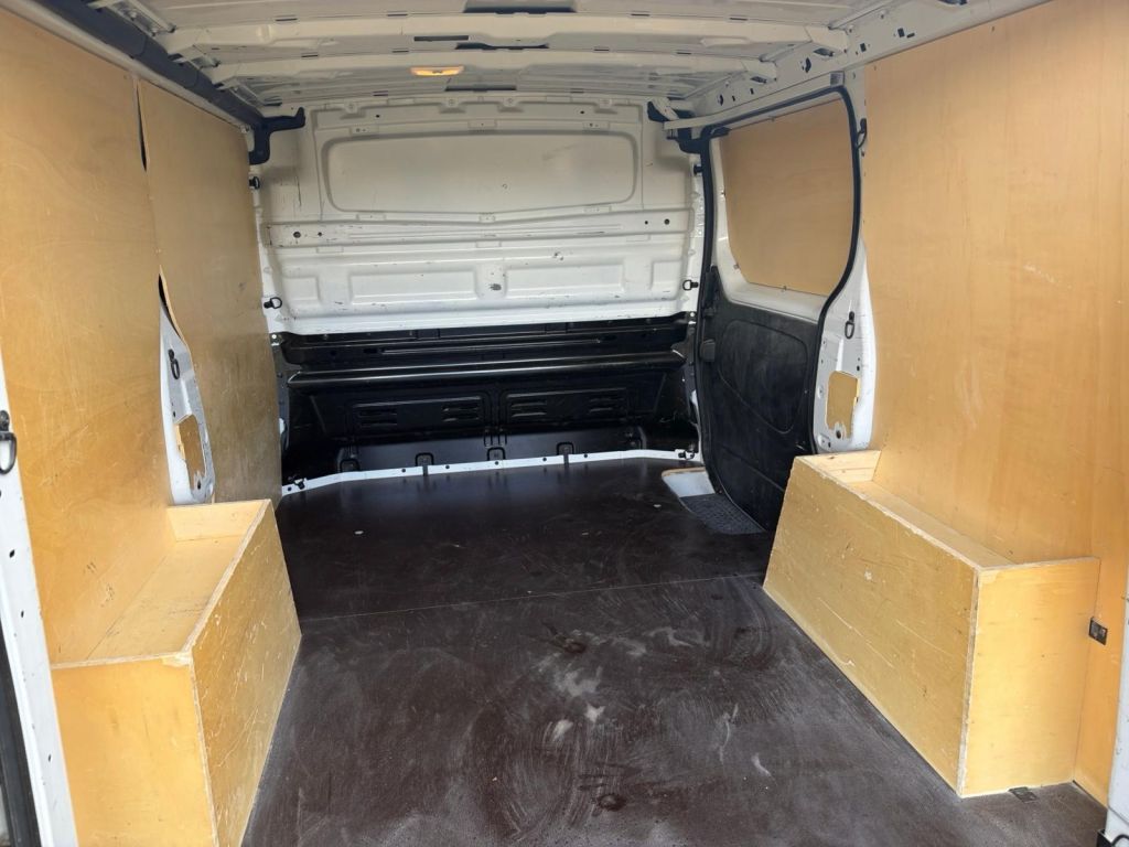 RENAULT Trafic ENERGY dCi 145 L1H1 3,0t Komfort RENAULT Trafic ENERGY dCi 145 L1H1 3,0t Komfort