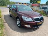 Skoda Octavia Lim. Ambiente aus 1.Besitz 68.000 KM - Skoda Octavia mit Benzin-Antrieb: Limousine, 1.6