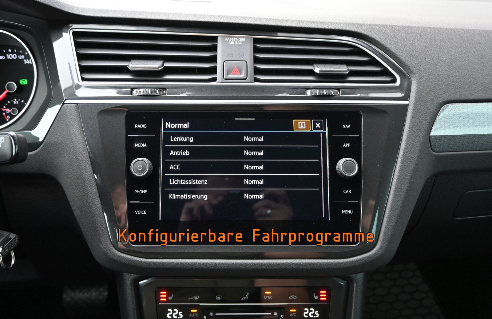 Fahrzeugabbildung Volkswagen Tiguan 2.0 TDI DSG 4MOT Life °ACC°AHK°HUD°STHZ°