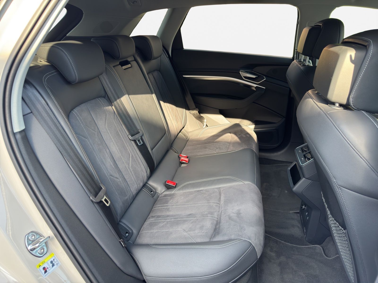 Audi Q8 e-tron - Bild 16