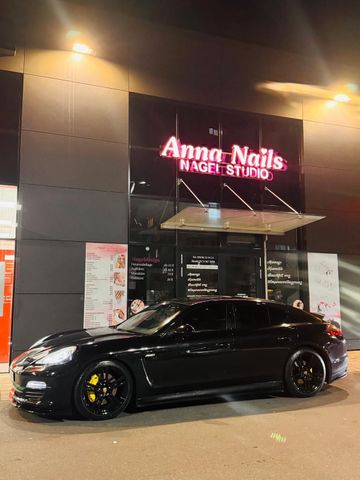 Porsche Panamera 4S shadowline Top Zustand...