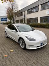 Tesla Model 3 Allradantrieb mit Dualmotor Long Ran... - Tesla Model 3 in Düsseldorf