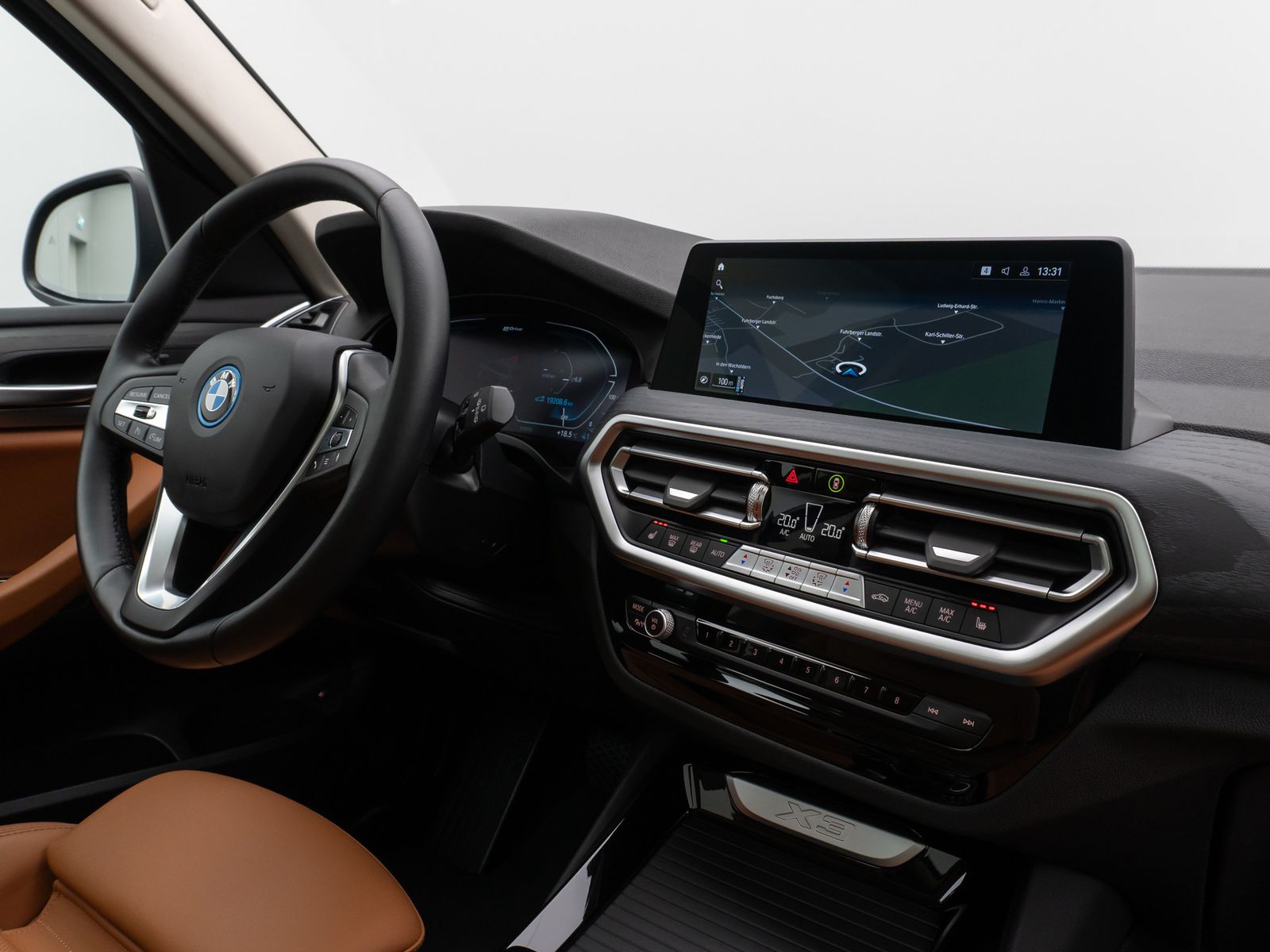 Fahrzeugabbildung BMW X3 xD30e Panorama Kamera DAB AHK DrivingAssist