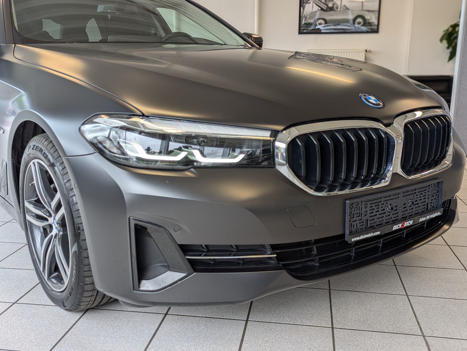 BMW 530 e Frozen-Dark Shadow LED Kamera AHK 4-Zonen - Image 9