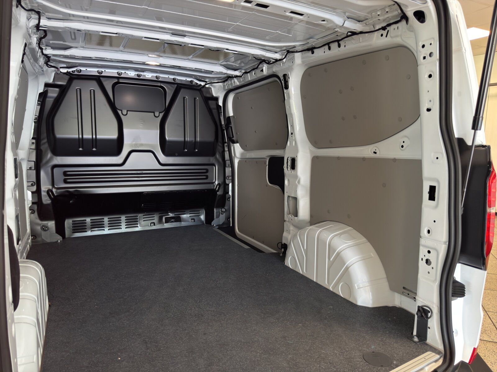 Fahrzeugabbildung Volkswagen Transporter Kasten 2.0 TDI KR 6-Gang AHK APP GJR