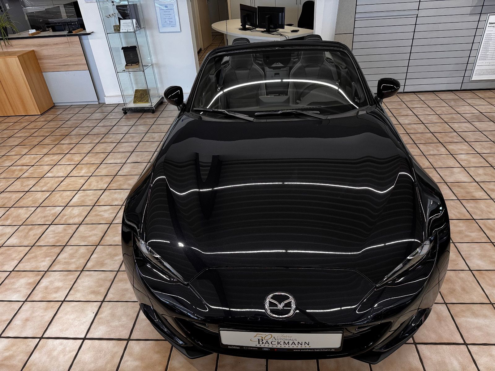 Mazda MX-5 SONDERMODELL Yakudo imagem 3